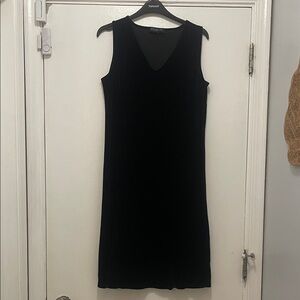Jones New York Classic Black V-Neck Mini Dress
